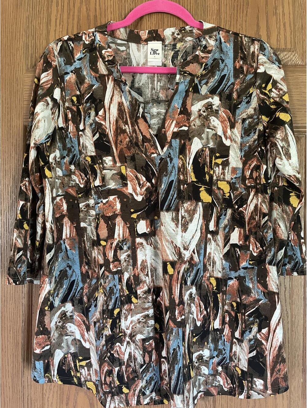 NWOT Sew In Love Women's Abstract Pattern Blouse Size S PTP 20”-22” Length 27”